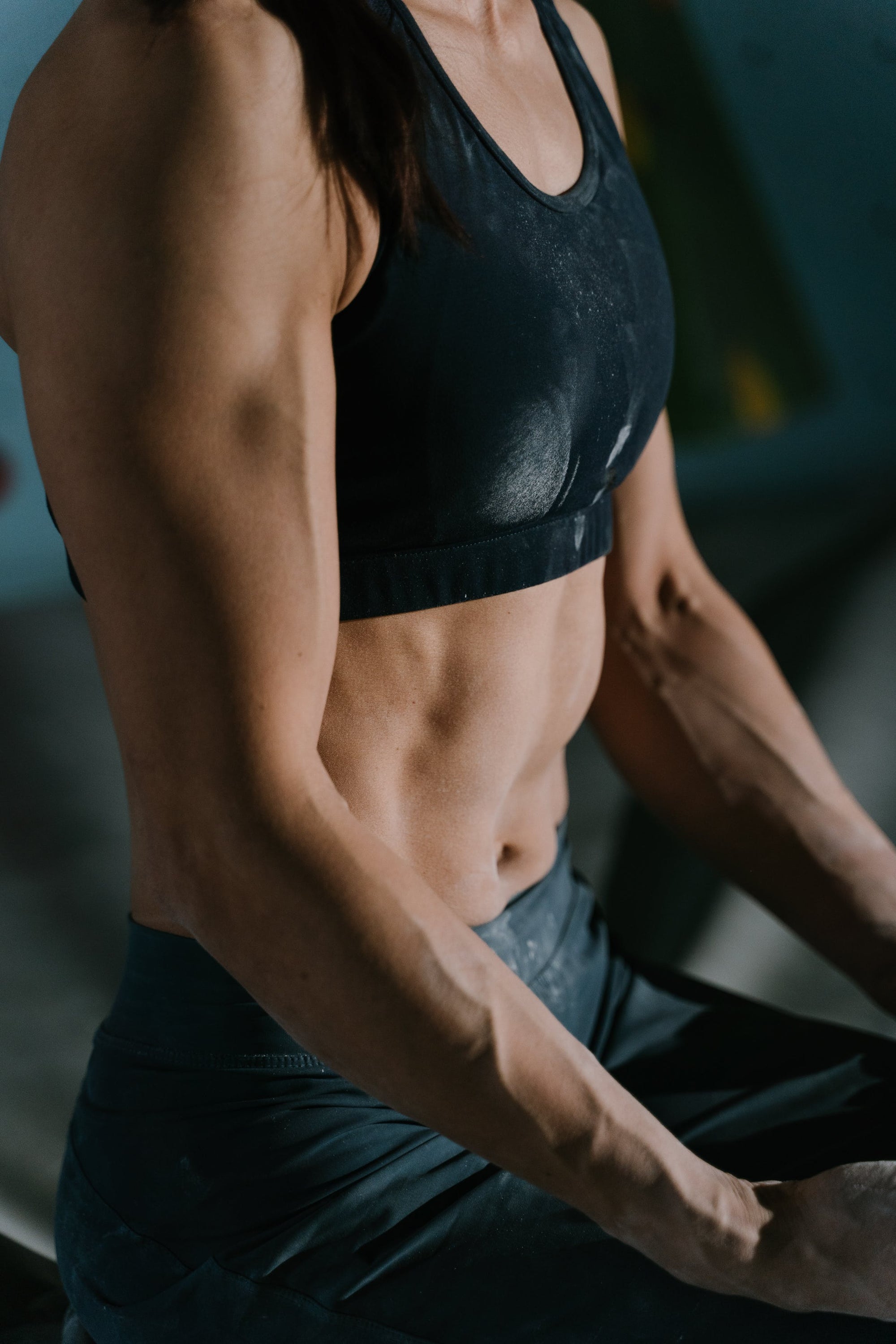 Woman with defined abdominal muscles 